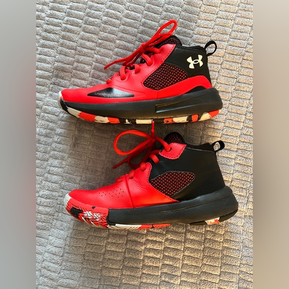 Under Armour shoes boys - Picture 5 of 8